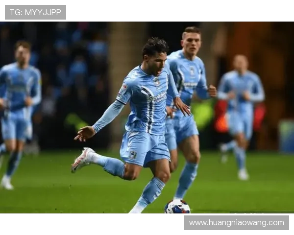 哈德斯菲尔德队重整旗鼓新援加盟助力球队冲击英冠赛季辉煌