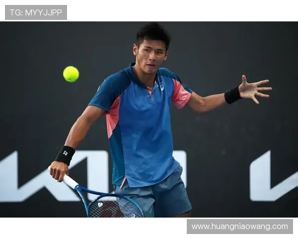 新星选手力压群雄勇夺网球大满贯冠军引发全球瞩目 新星选手力压群雄勇夺网球大满贯冠军引发全球瞩目