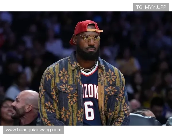 詹姆斯复出首战带领湖人逆转胜勇士 赛季状态引期待